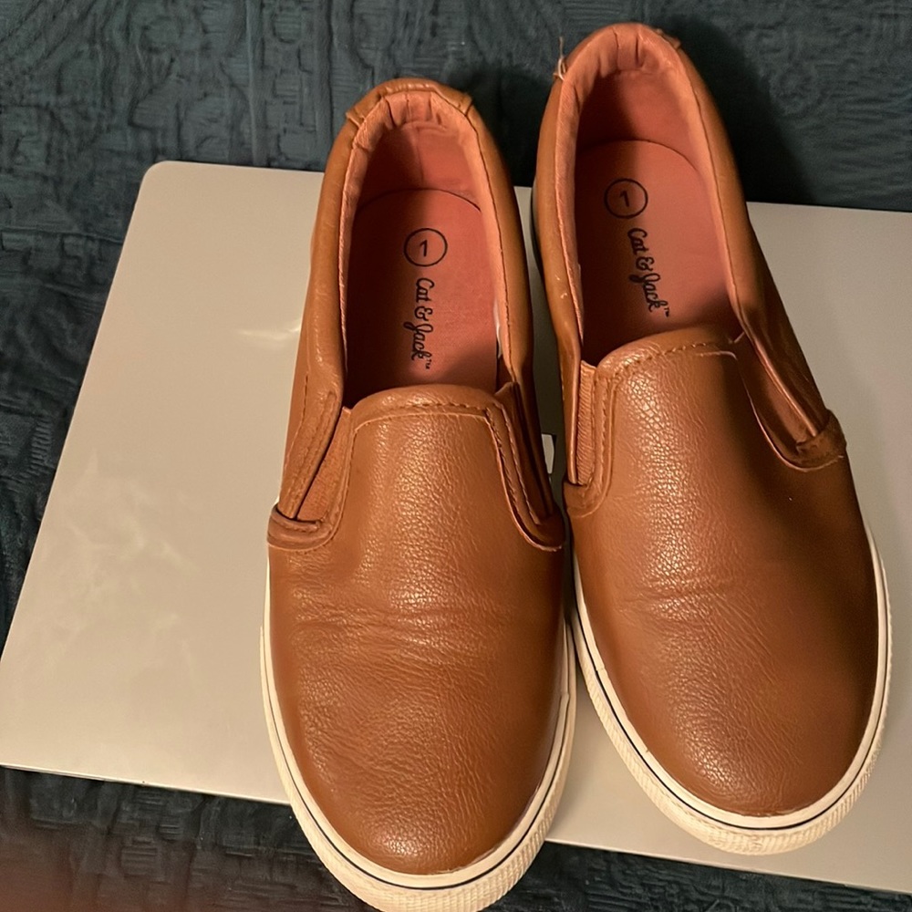 Cat&Jack-Boys Size 1 Laceless Boat Shoes